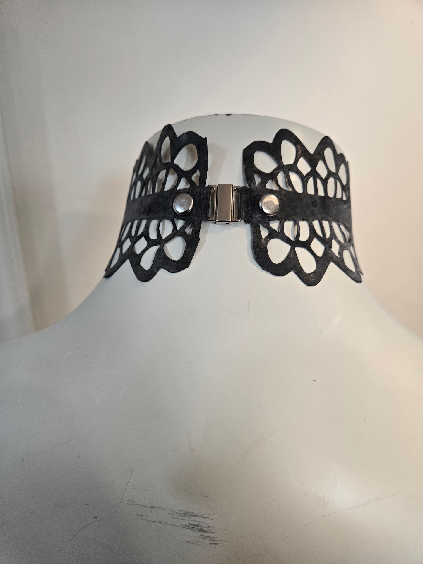 Lace Choker